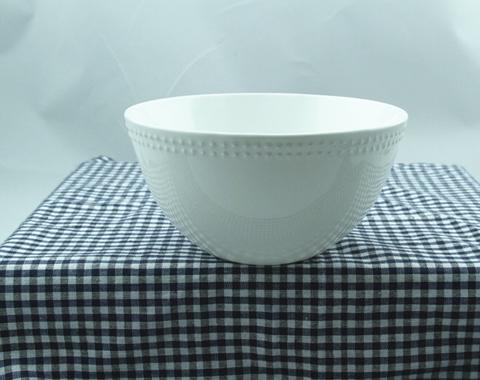 纯白复古花纹浮雕骨瓷碗