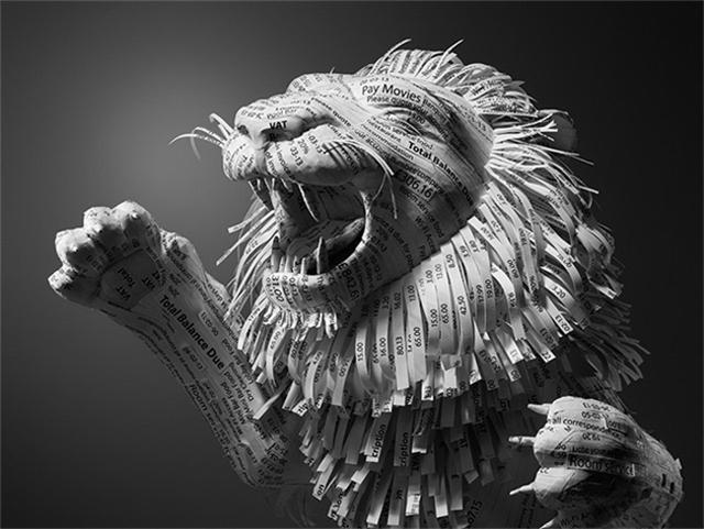 废纸做成的狮子 (paper lion)